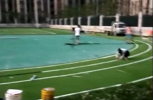 河南鄭州某小學(xué)足球場人造草坪案例